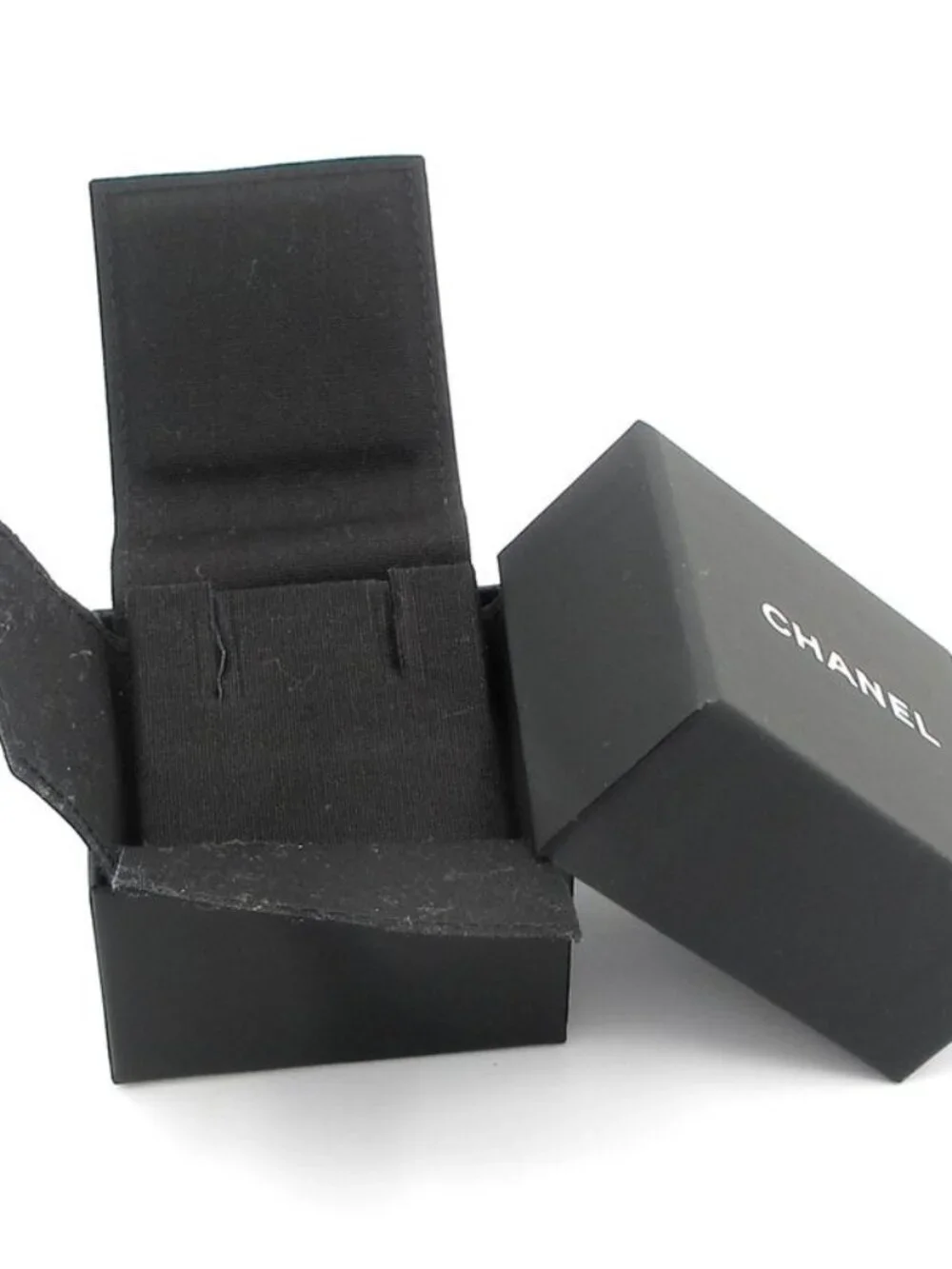 ★SOLD★ Chanel Earrings CC Logo Silver - Picture 7 of 7